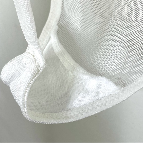 Vintage Victoria Secret White Lace Bra and Throng Panty Lingerie Set Sz 34D/M - Picture 10 of 12